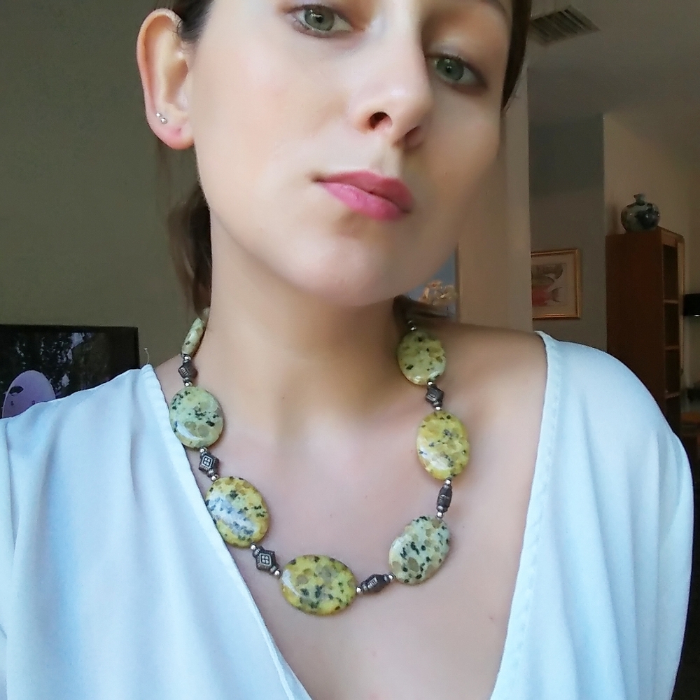 ✈️ African stone necklace